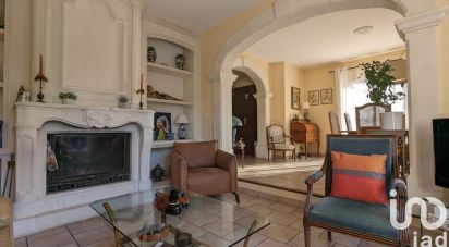Maison traditionnelle 7 pièces de 160 m² à Meyrargues (13650)