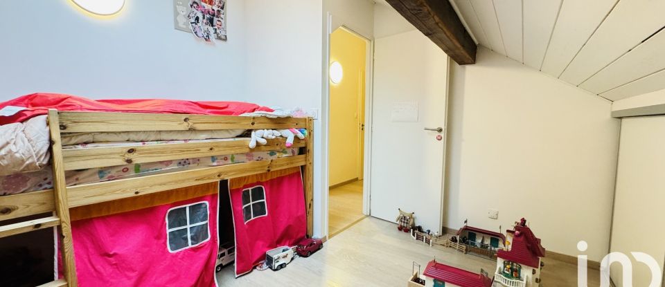 Appartement 4 pièces de 99 m² à Saint-Pierre-en-Faucigny (74800)