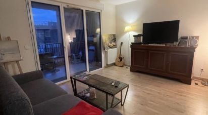 Apartment 3 rooms of 69 m² in Bordeaux (33300)