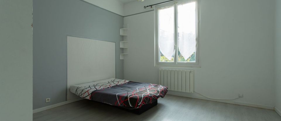House 3 rooms of 70 m² in Villeneuve-lès-Avignon (30400)