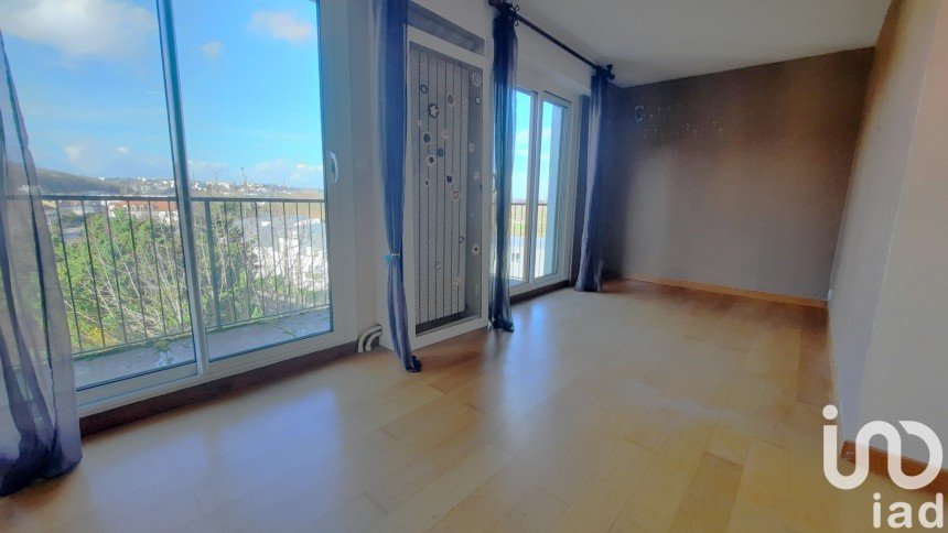 Apartment 4 rooms of 111 m² in Le Port-Marly (78560)