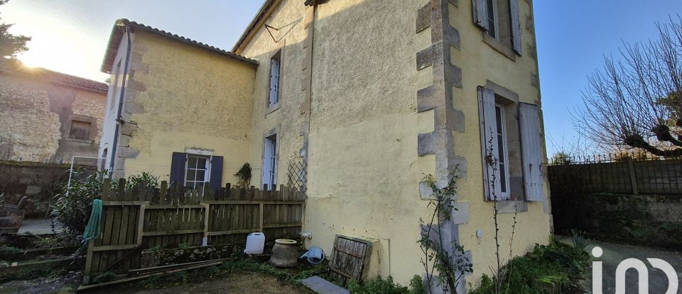 House 7 rooms of 160 m² in Coulonges-sur-l'Autize (79160)