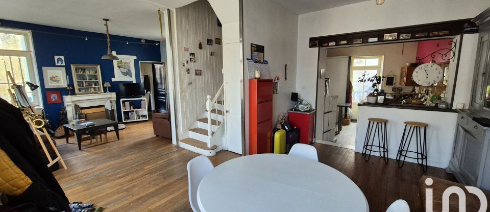 House 7 rooms of 160 m² in Coulonges-sur-l'Autize (79160)