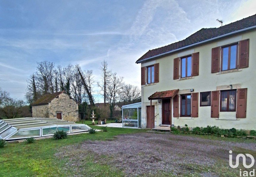 House 6 rooms of 151 m² in Entrains-sur-Nohain (58410)