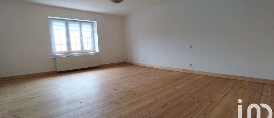 House 6 rooms of 203 m² in - (85200)