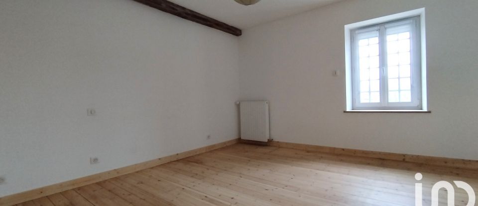 House 6 rooms of 203 m² in - (85200)