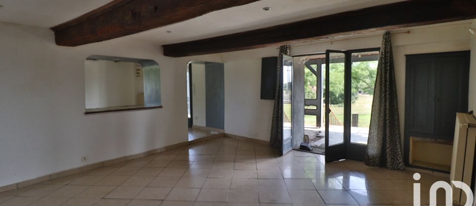 House 6 rooms of 147 m² in Le Rousset-Marizy (71220)