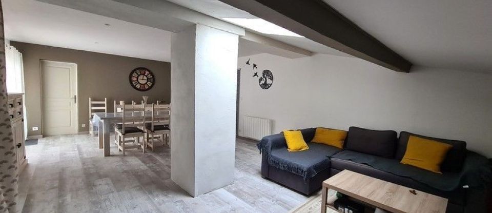 House 5 rooms of 130 m² in Chaniers (17610)