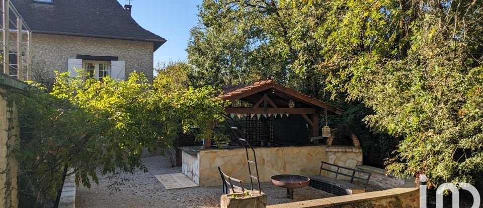 Maison traditionnelle 8 pièces de 140 m² à Condat-sur-Vézère (24570)