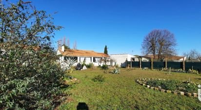 House 3 rooms of 83 m² in Saint-Just-Luzac (17320)