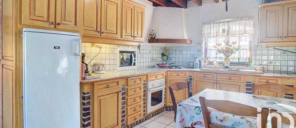 Farm 8 rooms of 240 m² in Richebourg (62136)