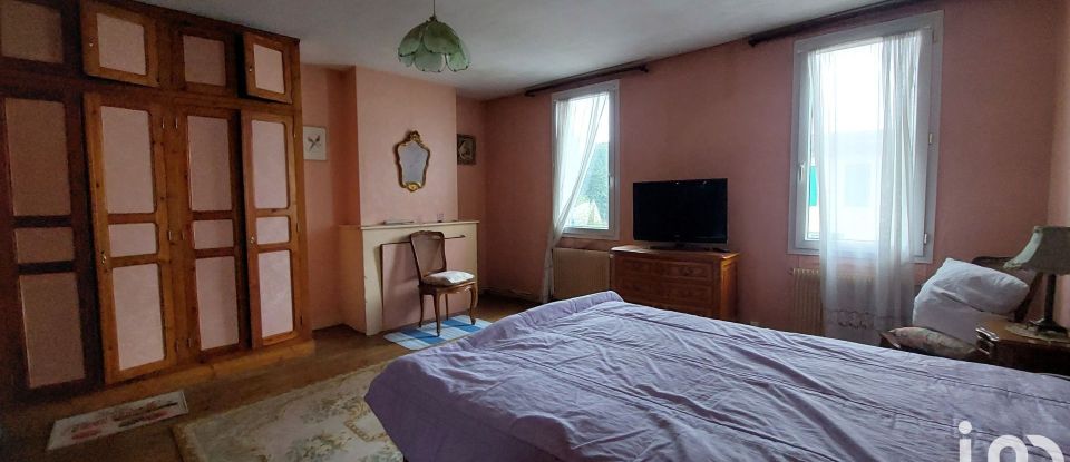 House 9 rooms of 194 m² in Castillon-la-Bataille (33350)