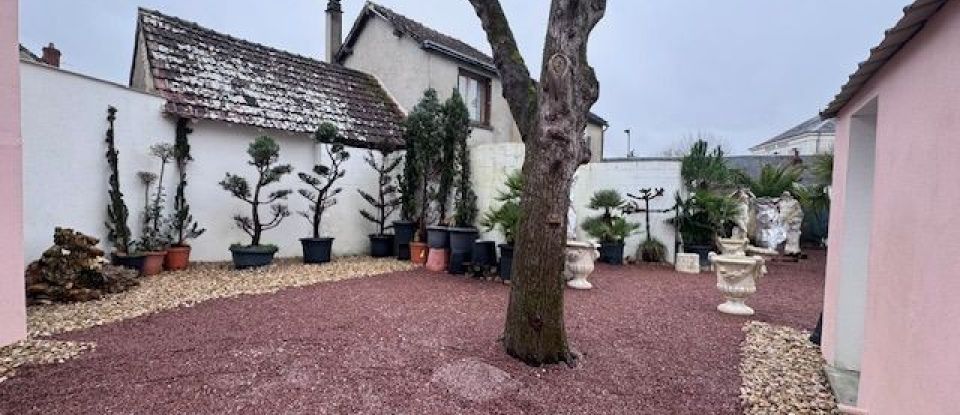 House 5 rooms of 106 m² in Villedieu-sur-Indre (36320)