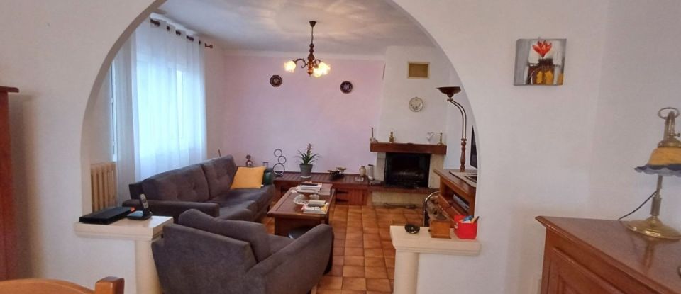 House 5 rooms of 107 m² in Gron (89100)