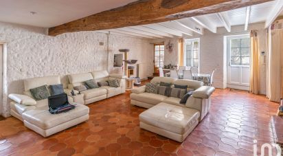 House 8 rooms of 265 m² in Sainte-Soulle (17220)