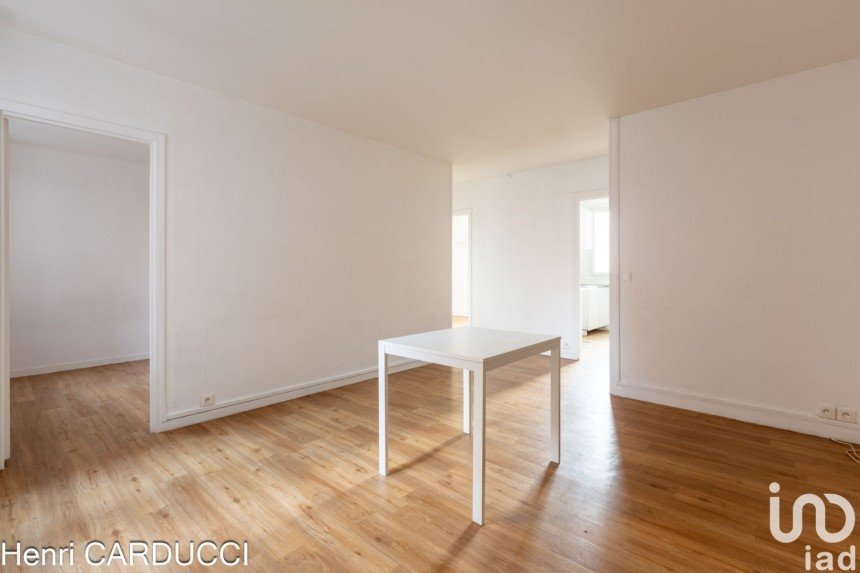 Appartement 3 pièces de 49 m² à Paris (75017)