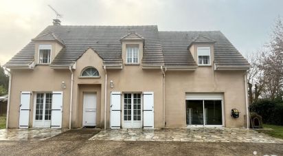 House 8 rooms of 175 m² in Jouars-Pontchartrain (78760)