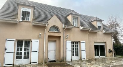 House 8 rooms of 175 m² in Jouars-Pontchartrain (78760)