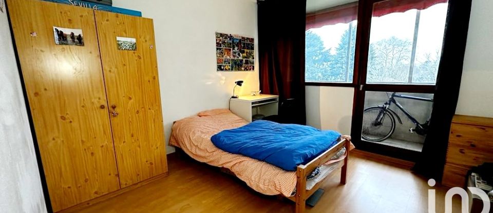 Apartment 3 rooms of 61 m² in Pau (64000)