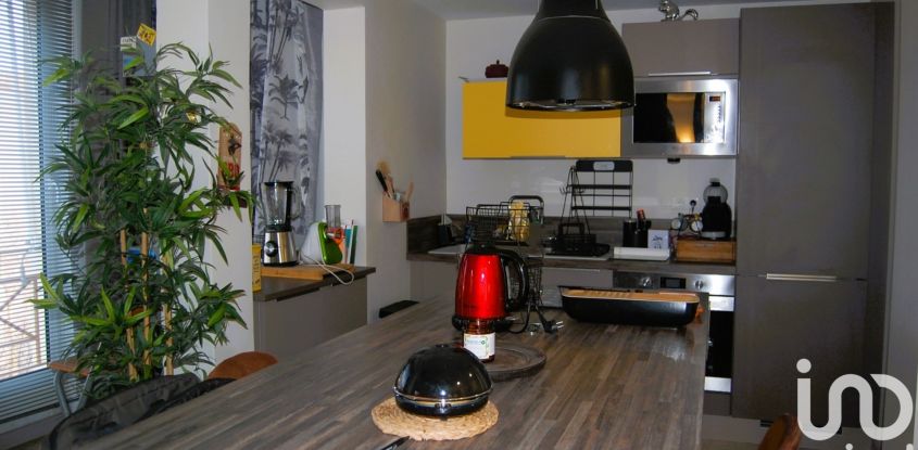 Apartment 3 rooms of 70 m² in Millau (12100)
