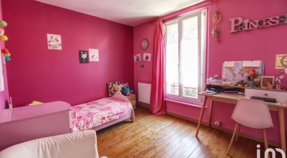 House 5 rooms of 114 m² in Bouleurs (77580)