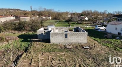 Land of 1,433 m² in Saint-Groux (16230)