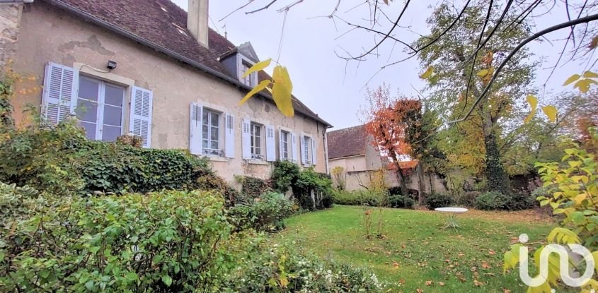 House 8 rooms of 244 m² in Saint-Marcel (36200)