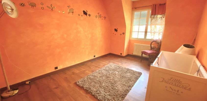 House 12 rooms of 310 m² in Hirson (02500)
