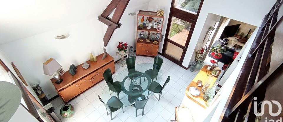 House 6 rooms of 155 m² in Le Raincy (93340)