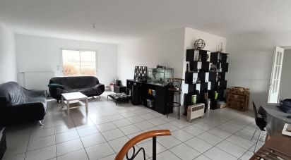 Maison 5 pièces de 120 m² à Saint-Léger-de-Montbrun (79100)
