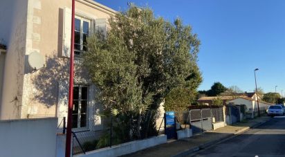 House 3 rooms of 120 m² in Niort (79000)