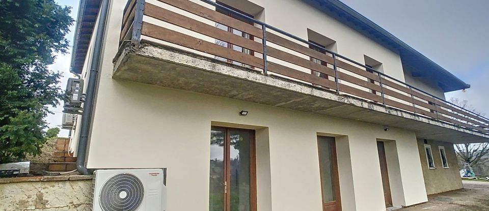 Maison 9 pièces de 240 m² à Auriac-sur-Vendinelle (31460)