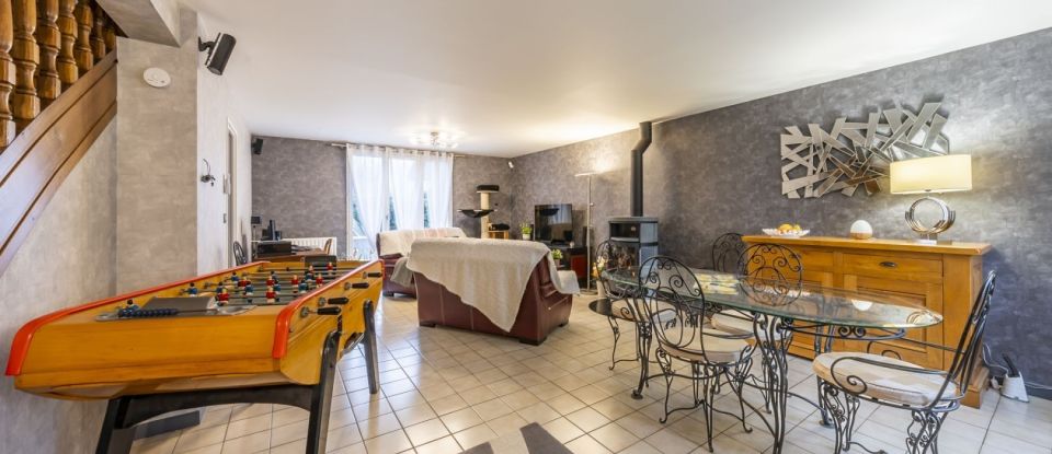 House 4 rooms of 111 m² in Lieusaint (77127)