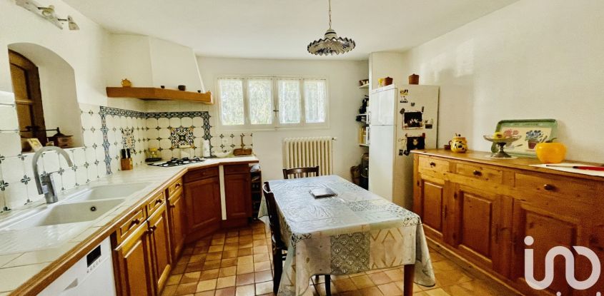 Maison traditionnelle 6 pièces de 178 m² à Villeneuve-lès-Avignon (30400)