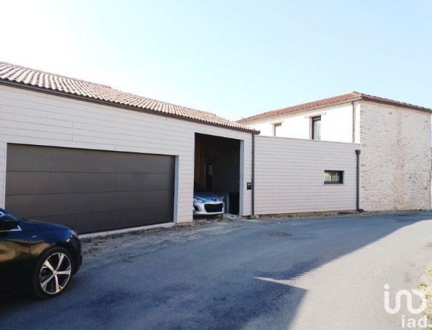 Maison 5 pièces de 145 m² à Essarts en Bocage (85140)