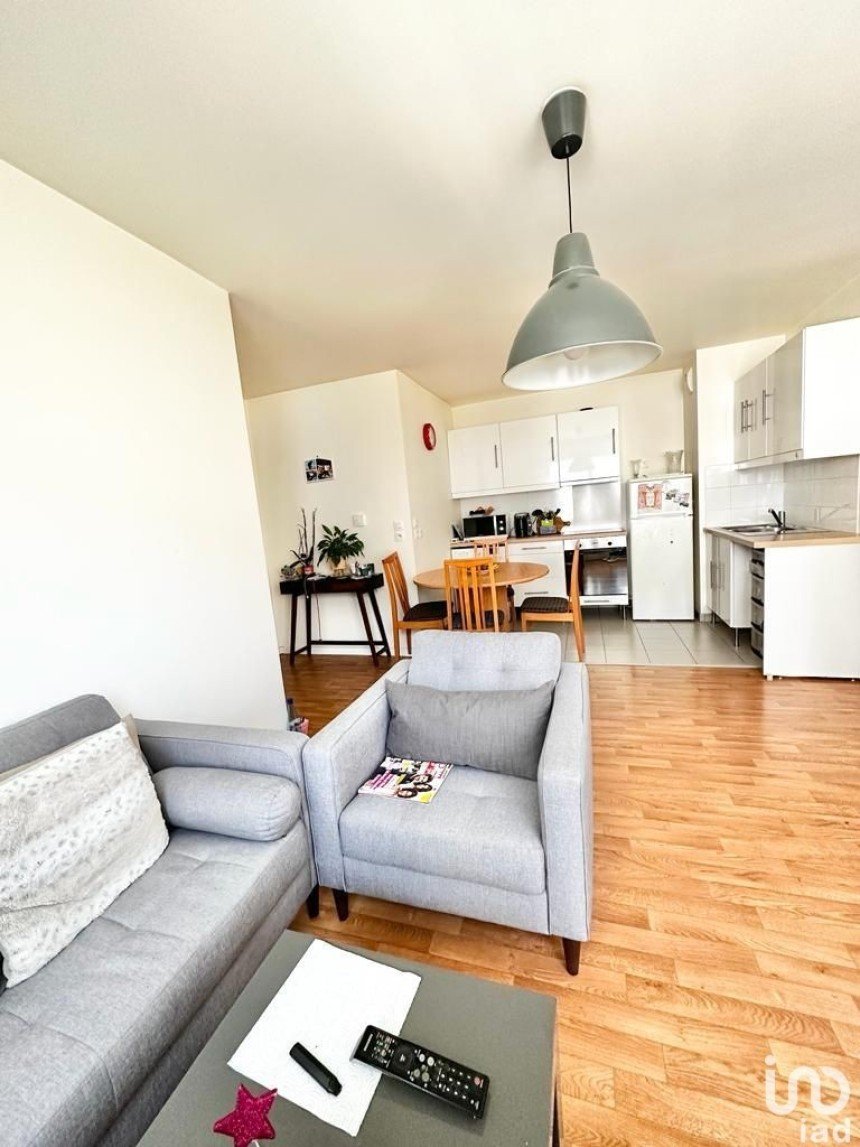 Apartment 2 rooms of 39 m² in Morangis (91420)