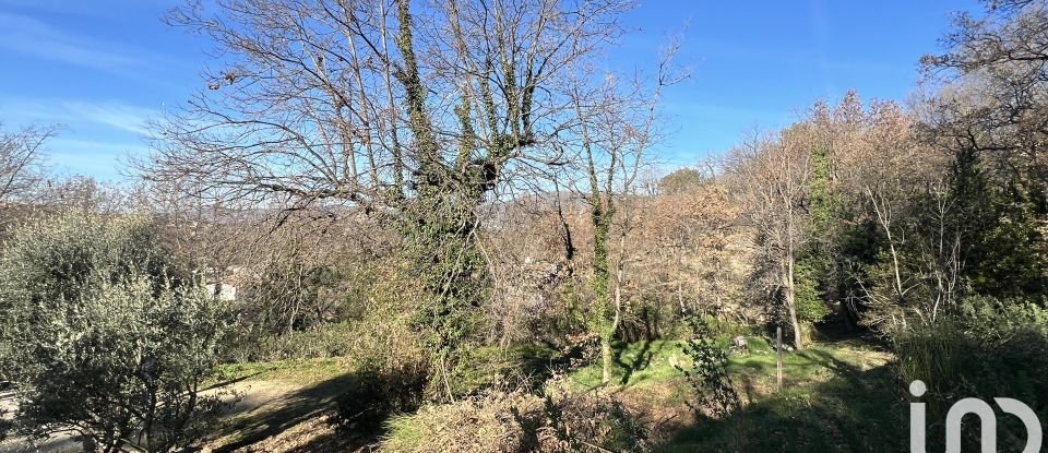 Land of 2,300 m² in Châteauneuf-Grasse (06740)