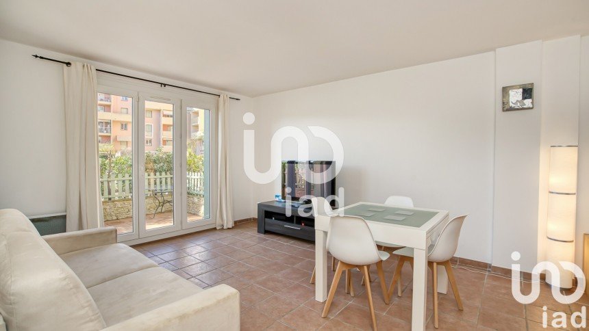 Duplex 3 rooms of 66 m² in Saint-Tropez (83990)