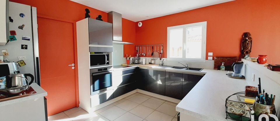 House 5 rooms of 124 m² in L'Isle-sur-la-Sorgue (84800)
