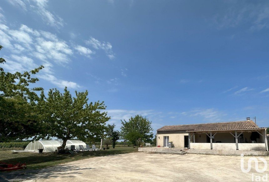 Maison 5 pièces de 139 m² à Bonneville-et-Saint-Avit-de-Fumadières (24230)
