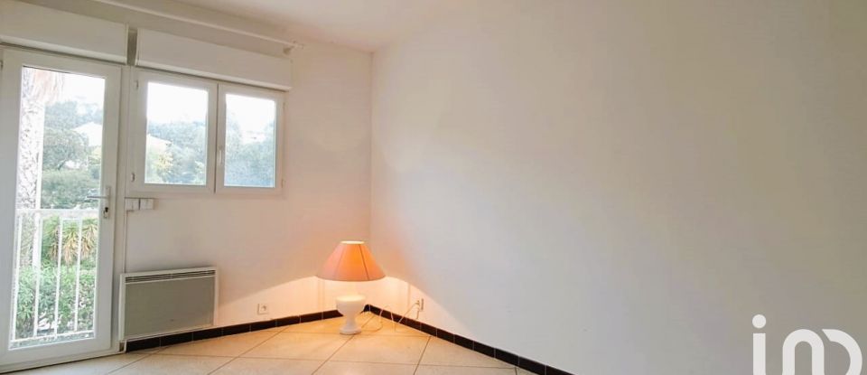 Apartment 3 rooms of 67 m² in Le Lavandou (83980)