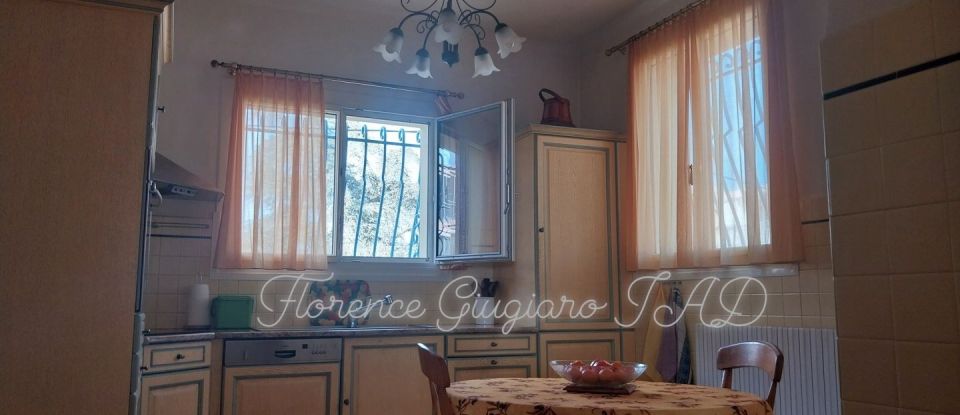 House 6 rooms of 450 m² in Sanary-sur-Mer (83110)