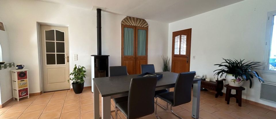 House 5 rooms of 140 m² in Saint-Christol (84390)