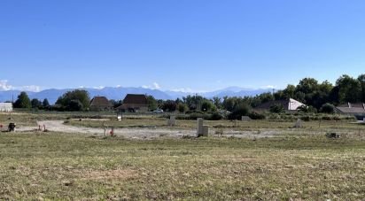 Land of 677 m² in Meillon (64510)