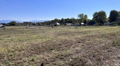 Land of 677 m² in Meillon (64510)
