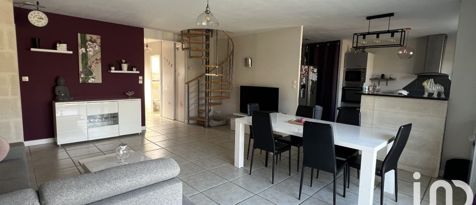 Maison 5 pièces de 130 m² à Saint-Quentin-de-Baron (33750)