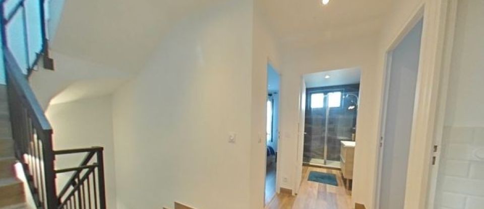 House 10 rooms of 218 m² in Nanterre (92000)