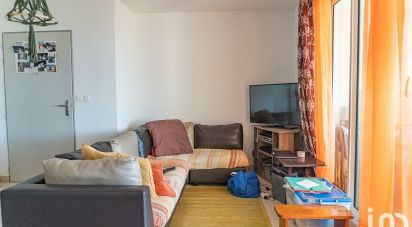 Apartment 3 rooms of 62 m² in Saint-Paul (97435)