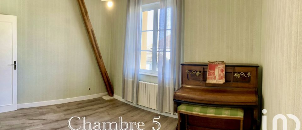 Country house 7 rooms of 201 m² in Auve (51800)