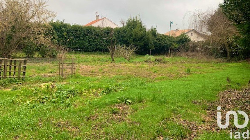 Land of 650 m² in Le Thou (17290)